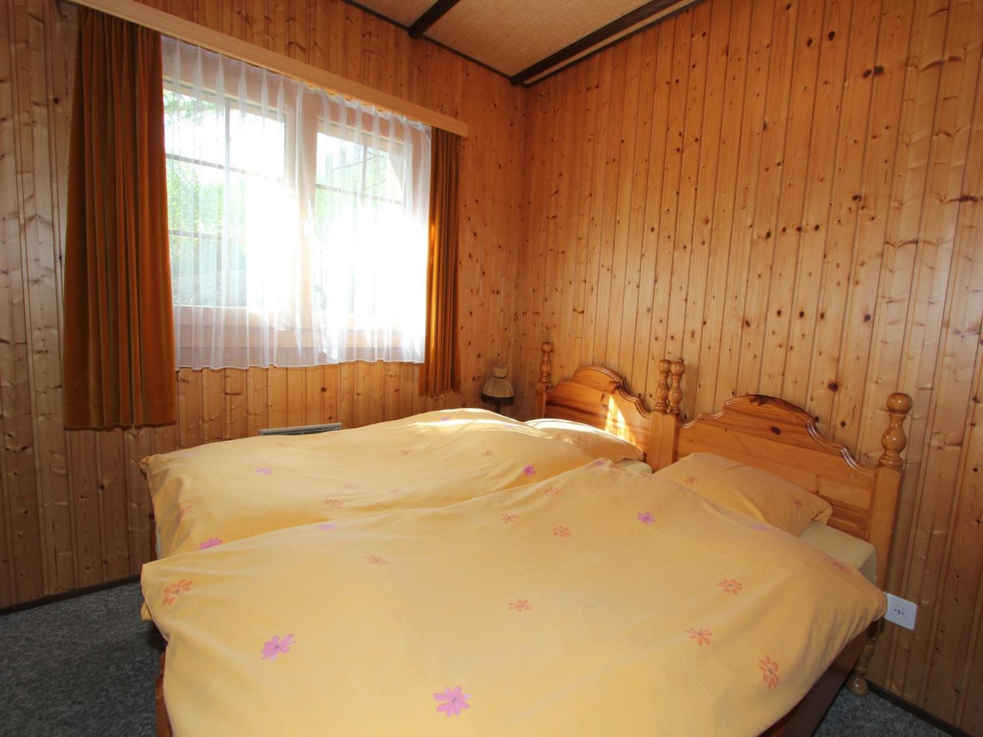 Modern Chalet in Saas Balen with Garden Exterior foto
